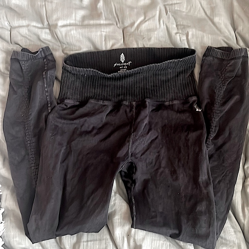 Free people movement leggings black M/L worn 1 time